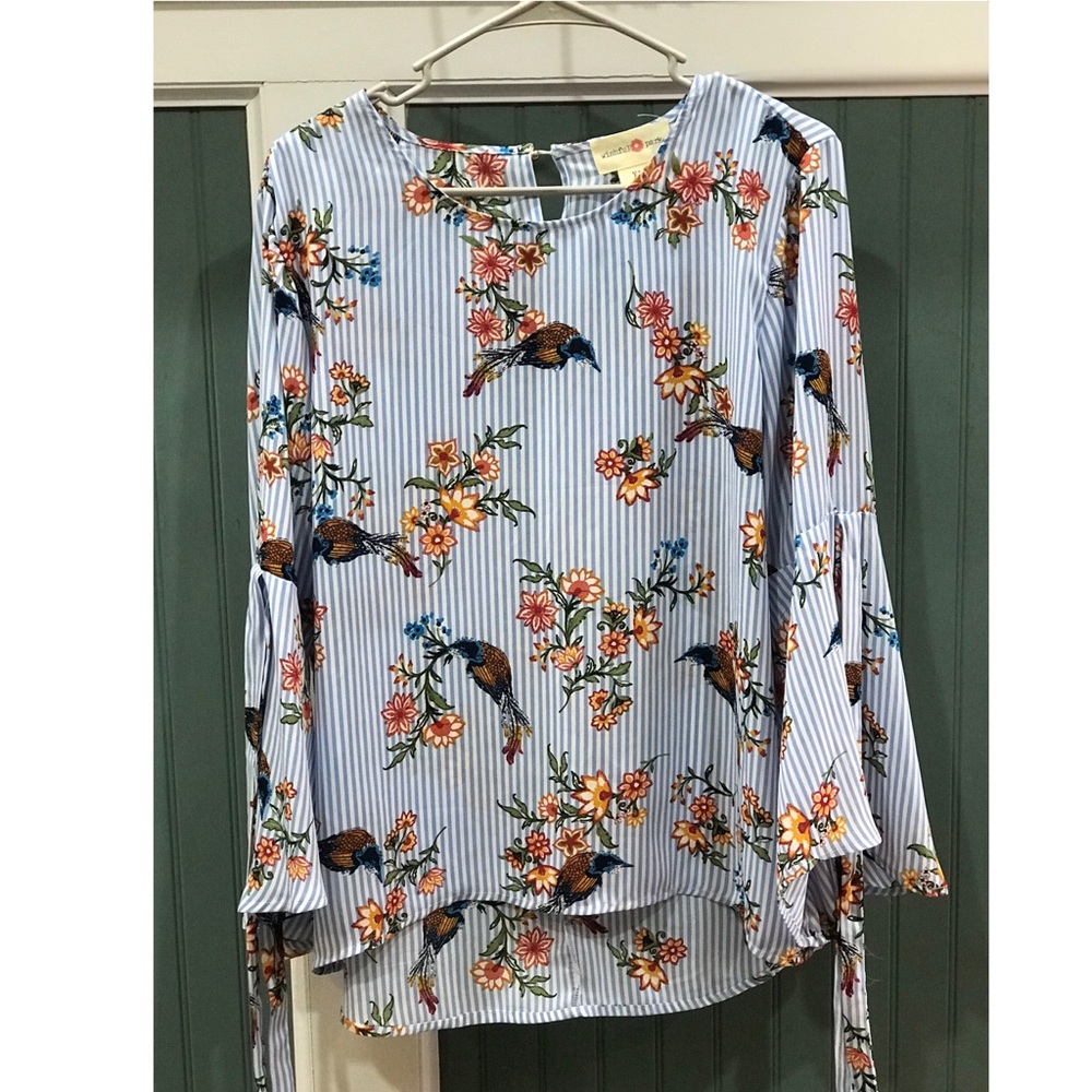 Flared sleeve blouse